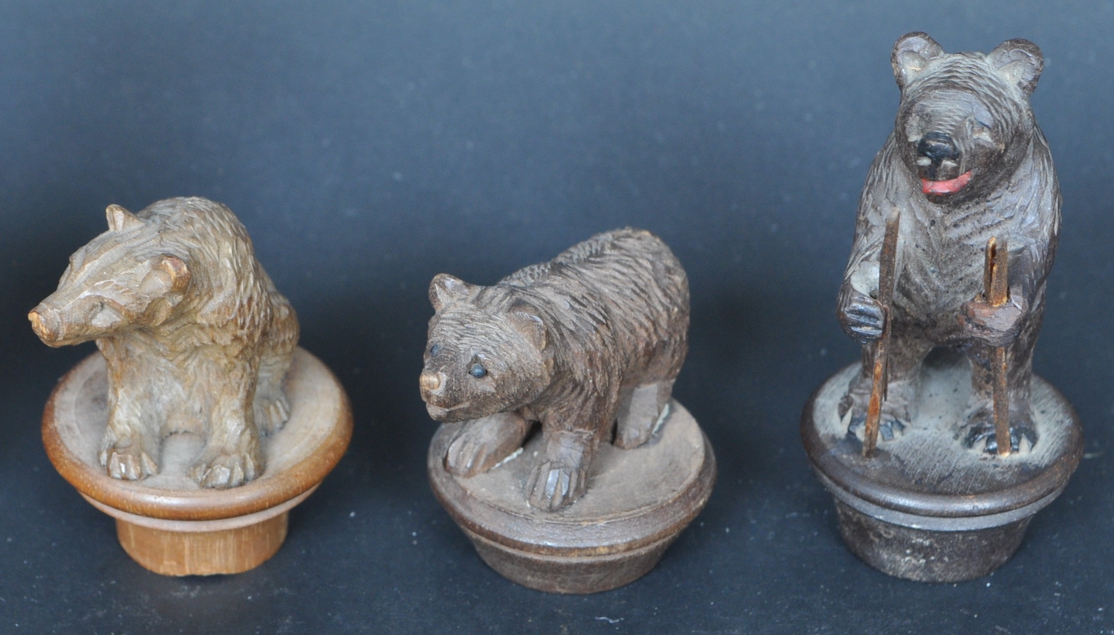 COLLECTION OF 19TH CENTURY CARVED BLACK FOREST BEARS - Image 2 of 7