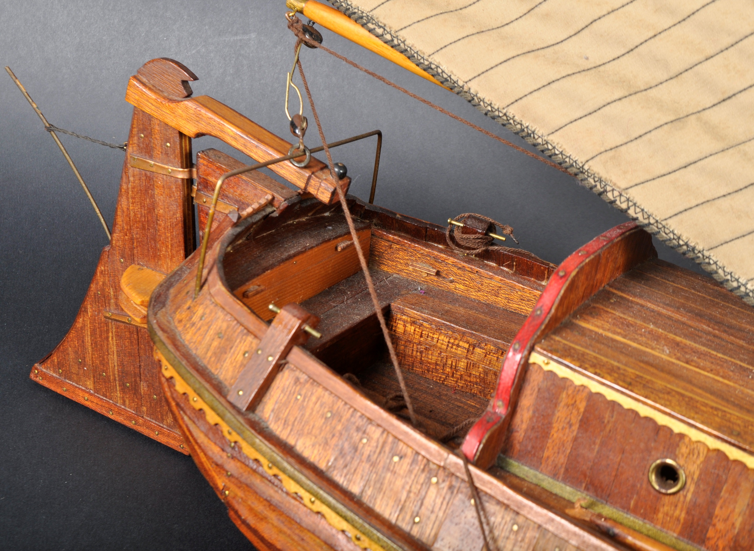 20TH CENTURY DUTCH HANDMADE SCRATCH BUILT MODEL BOAT - Image 4 of 7