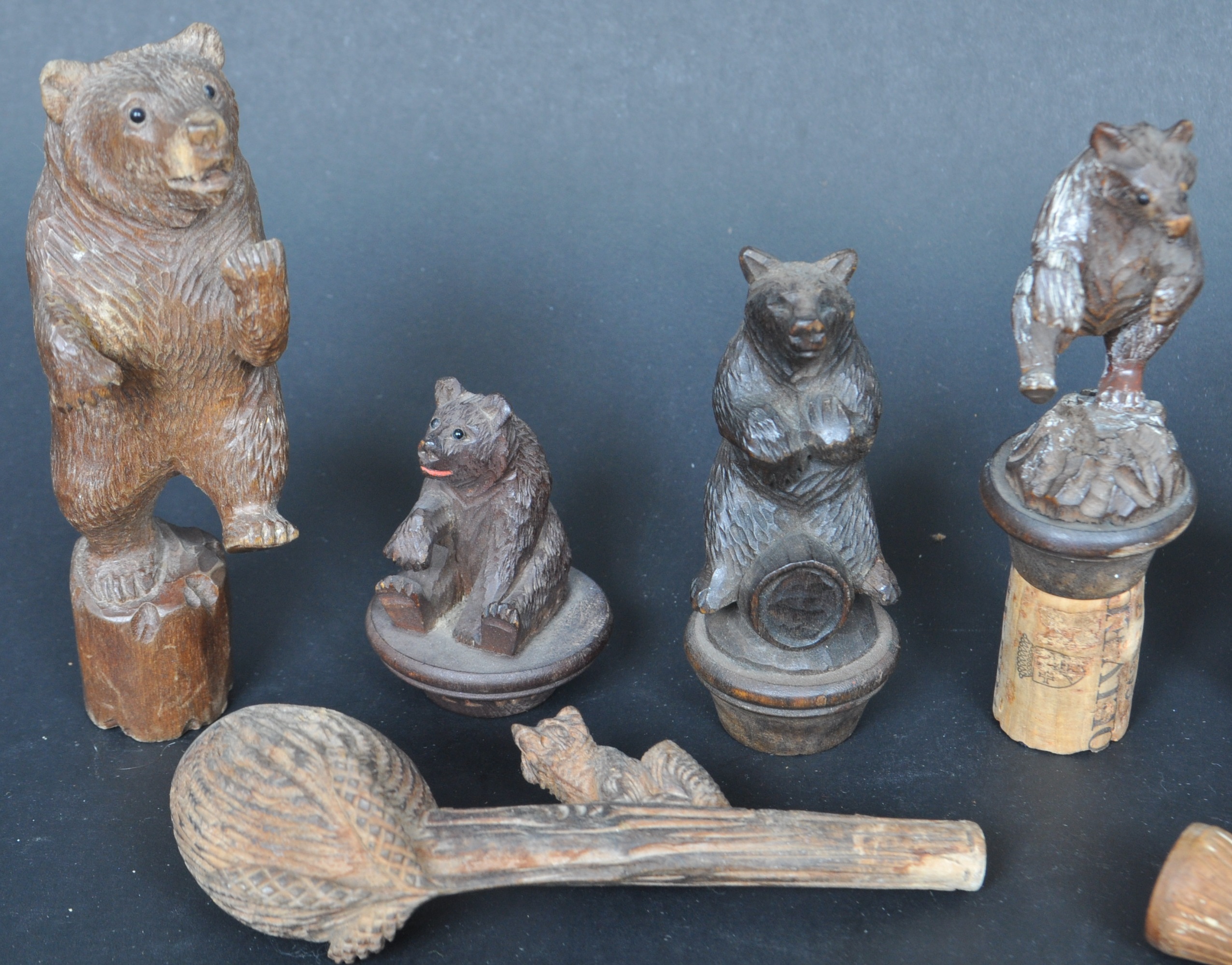COLLECTION OF 19TH CENTURY CARVED BLACK FOREST BEARS - Image 3 of 7
