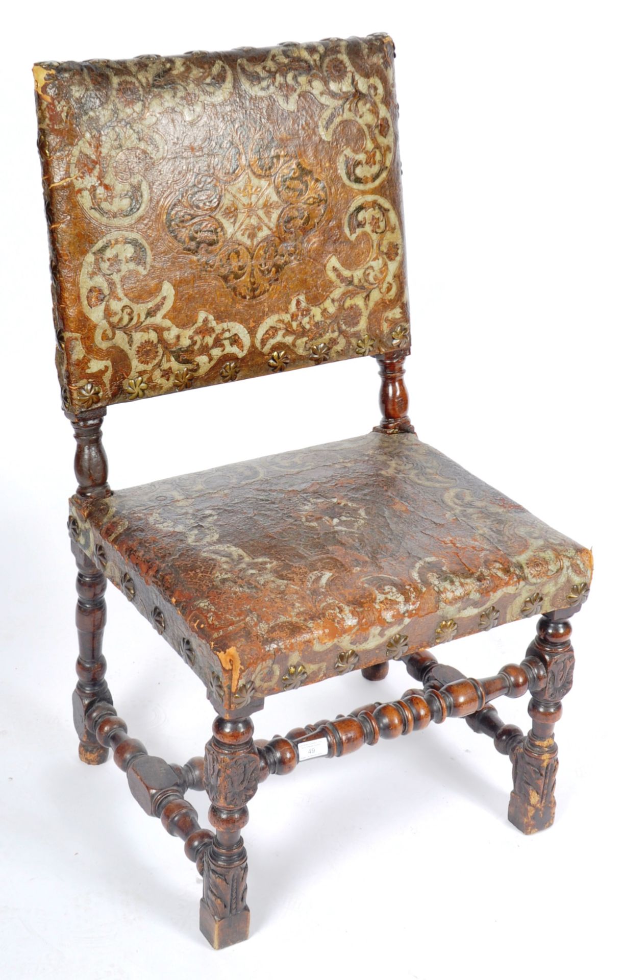 17TH CENTURY SPANISH CARVED WALNUT AND LEATHER CHAIR - Bild 2 aus 8