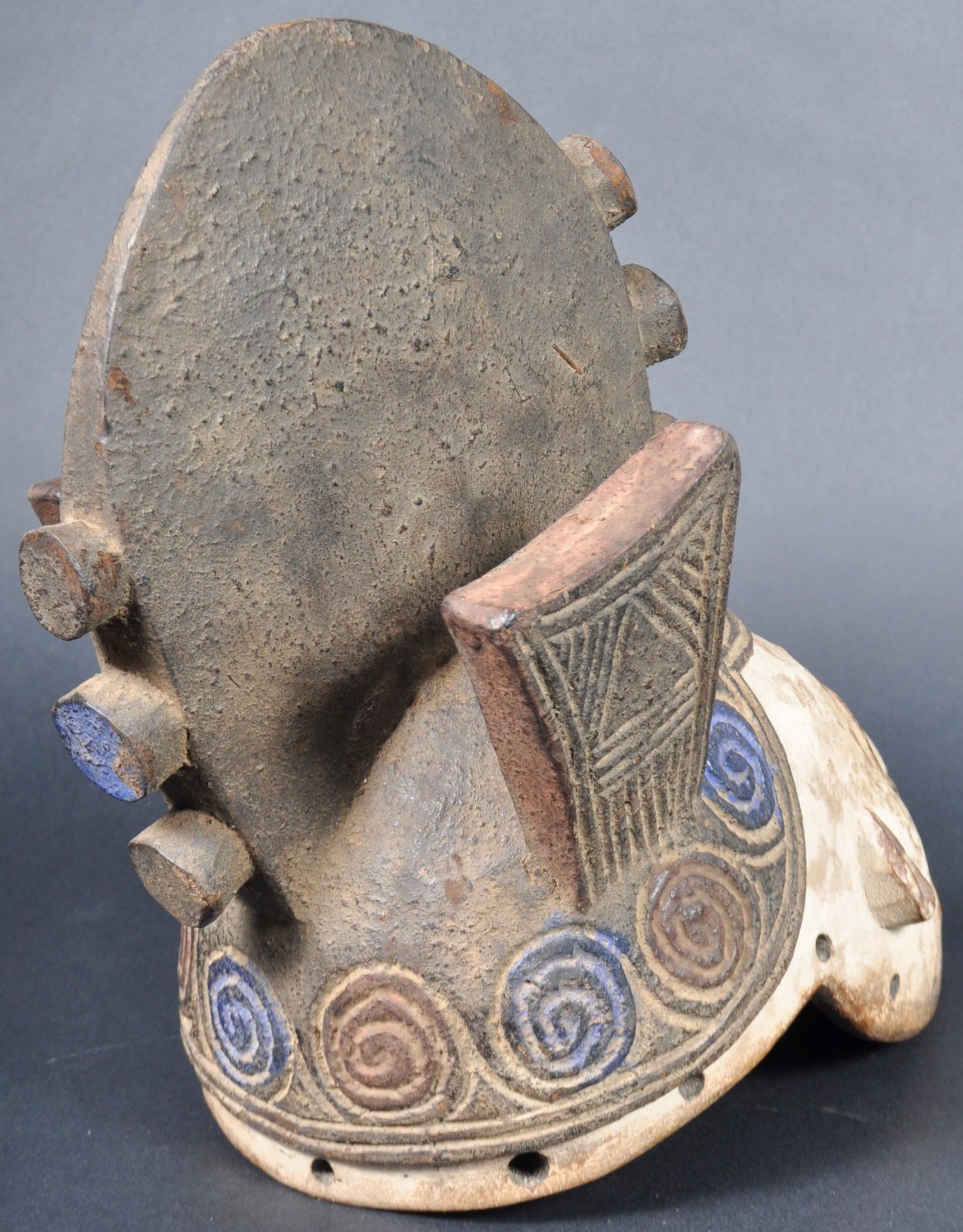 EARLY 20TH CENTURY WEST AFRICAN NIGERIAN IGBO TRIBAL MASK - Bild 4 aus 5