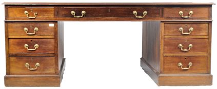 LARGE 19TH CENTURY VICTORIAN MAHOGANY TWIN PEDESTAL DESK