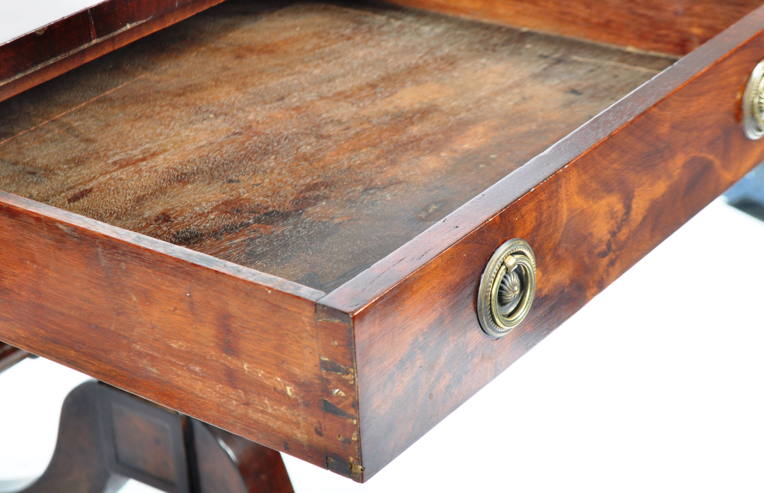 19TH CENTURY REGENCY MAHOGANY SOFA TABLE - Image 5 of 7