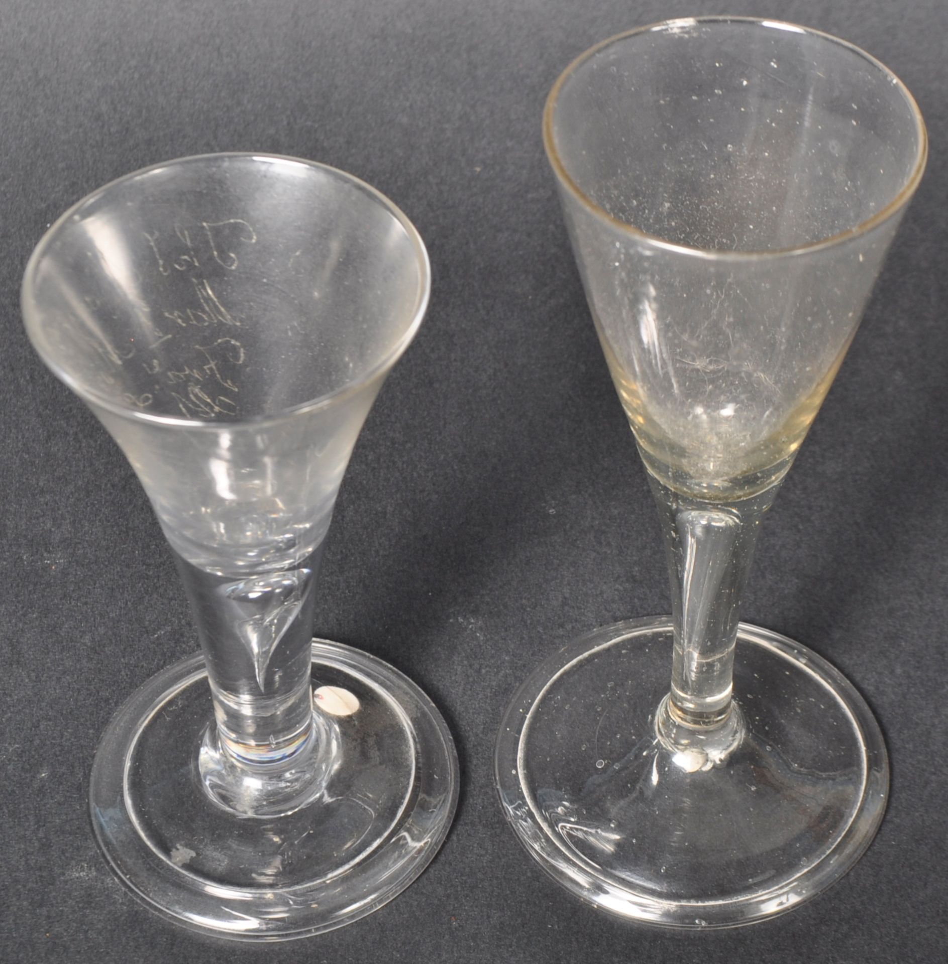 TWO 18TH CENTURY GEORGE II WINE DRINKING GLASSES - Bild 2 aus 6