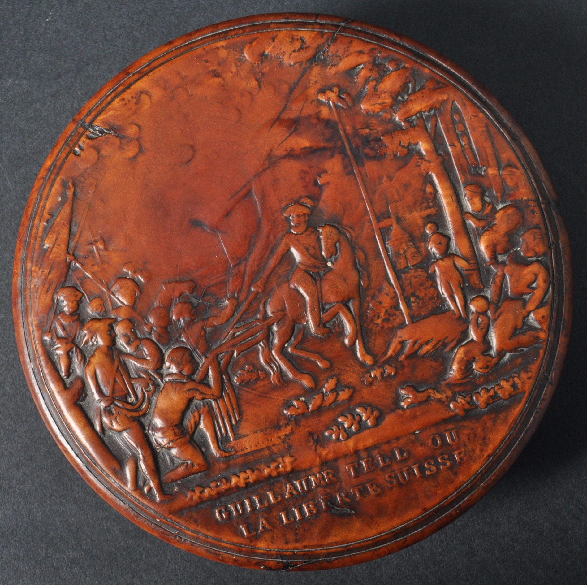 19TH CENTURY SWEDISH BURR WALNUT CARVED SNUFF BOX - Image 3 of 7