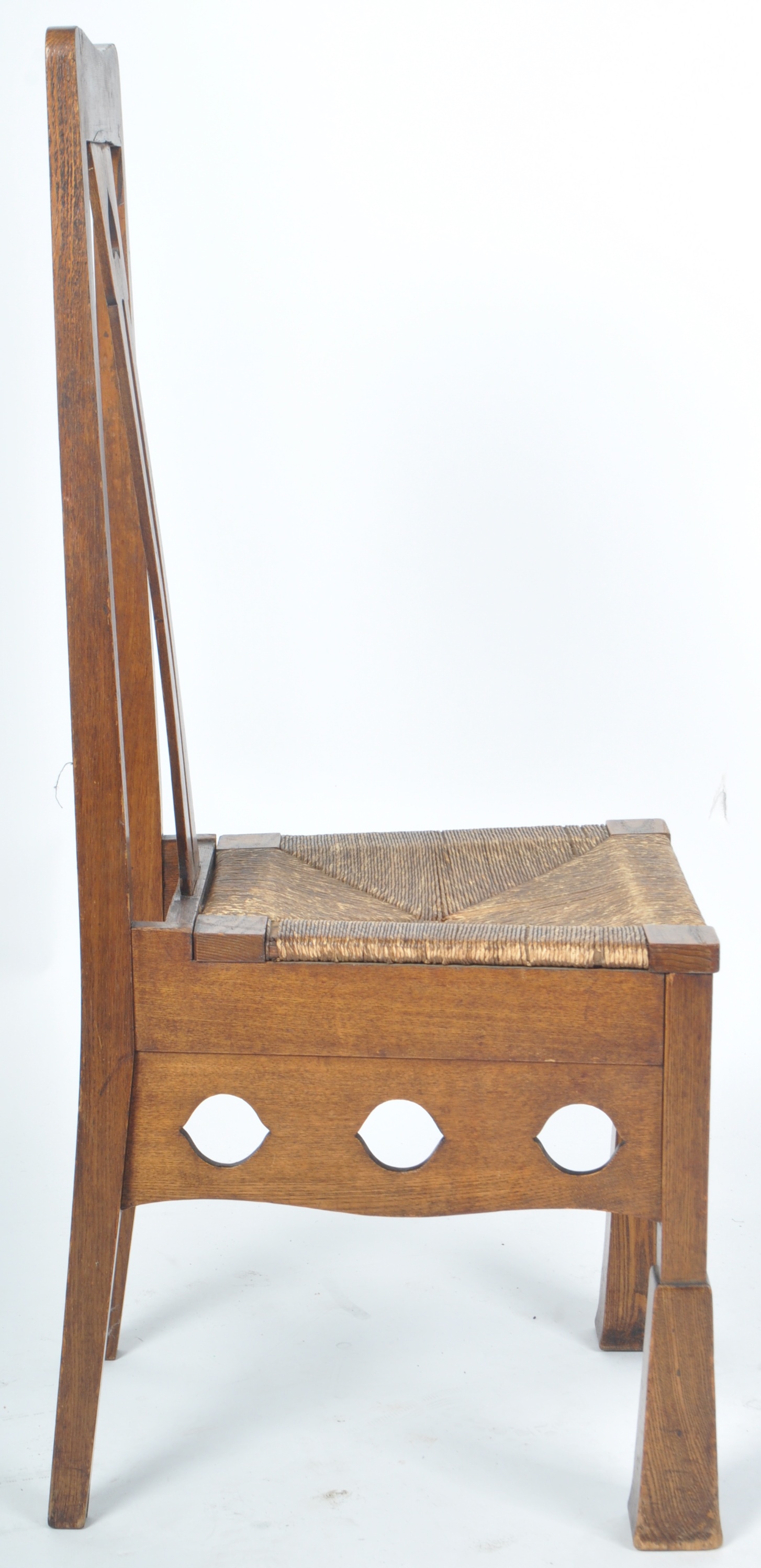 ATTRIBUTED TO VOYSEY - ARTS & CRAFTS SIDE CHAIR - Image 7 of 9