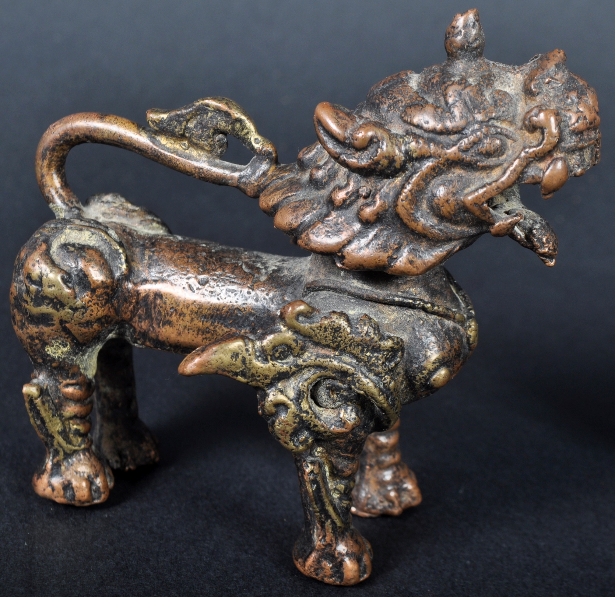 PAIR OF 19TH CENTURY CHINESE BRONZE FOO DOG FIGURES - Image 3 of 6