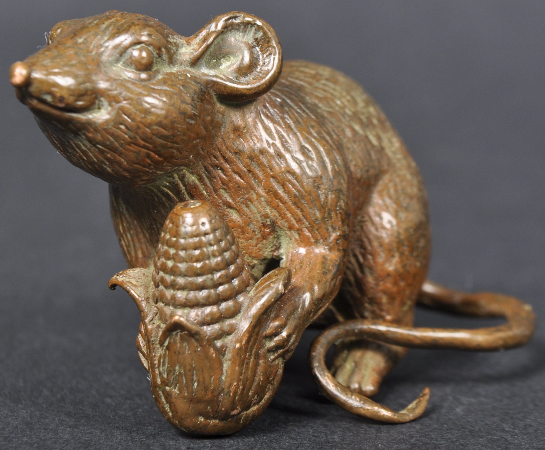 19TH CENTURY JAPANESE MEIJI PERIOD BRONZE RAT WITH CORN