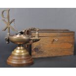 19TH CENTURY TRAVELING BRONZE OIL LAMP IN CASE