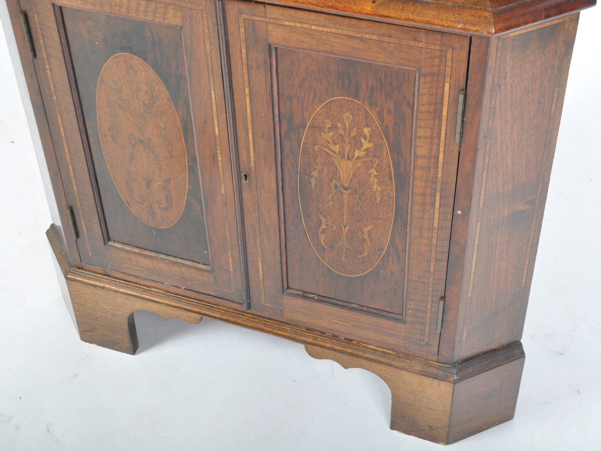 19TH CENTURY VICTORIAN INLAID ROSEWOOD TWO PIECE CORNER CABINET - Bild 4 aus 7