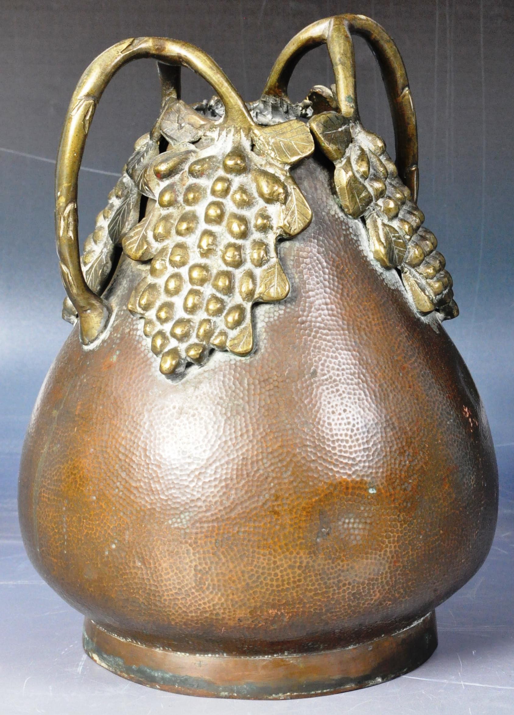 EARLY 20TH CENTURY CHINESE BRONZE VASE WITH GRAPE DECORATION
