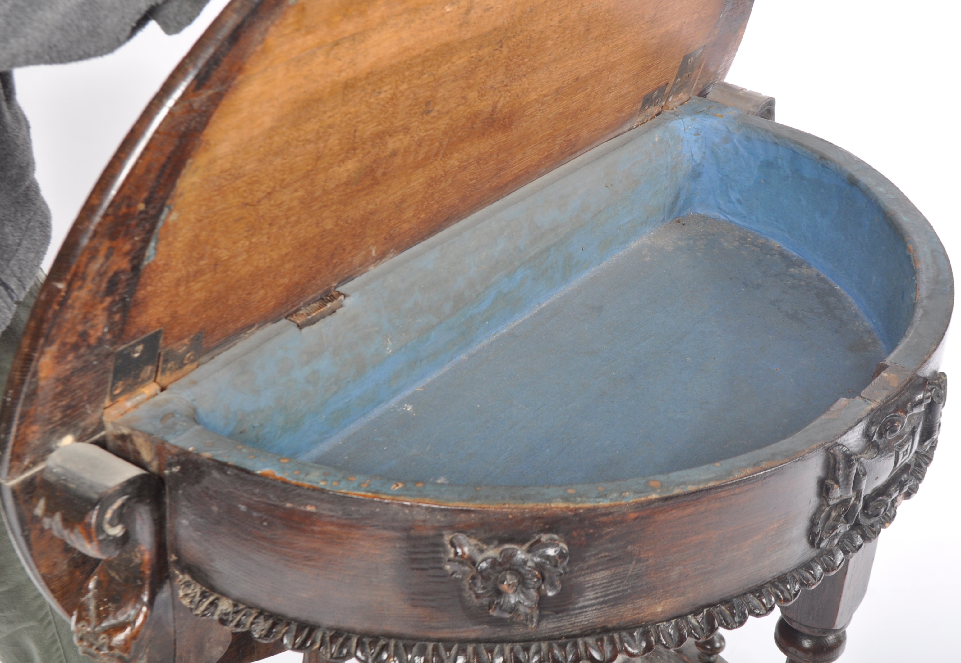 17TH CENTURY OAK ECCLESIASTICAL CREDENCE GATELEG TABLE - Image 6 of 7