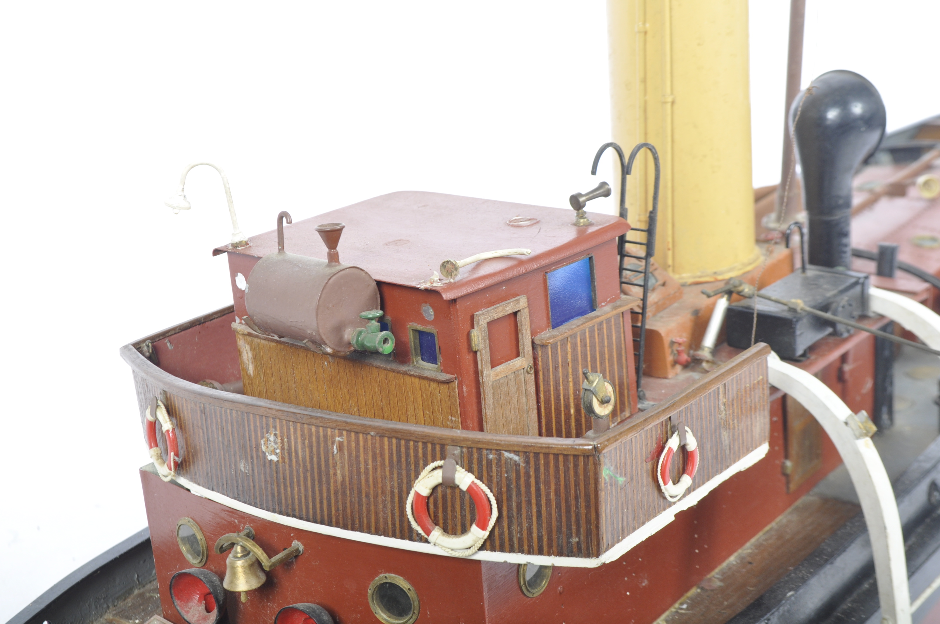 20TH CENTURY SCRATCH BUILT MODEL OF A 19TH CENTURY TUG BOAT - Image 4 of 7