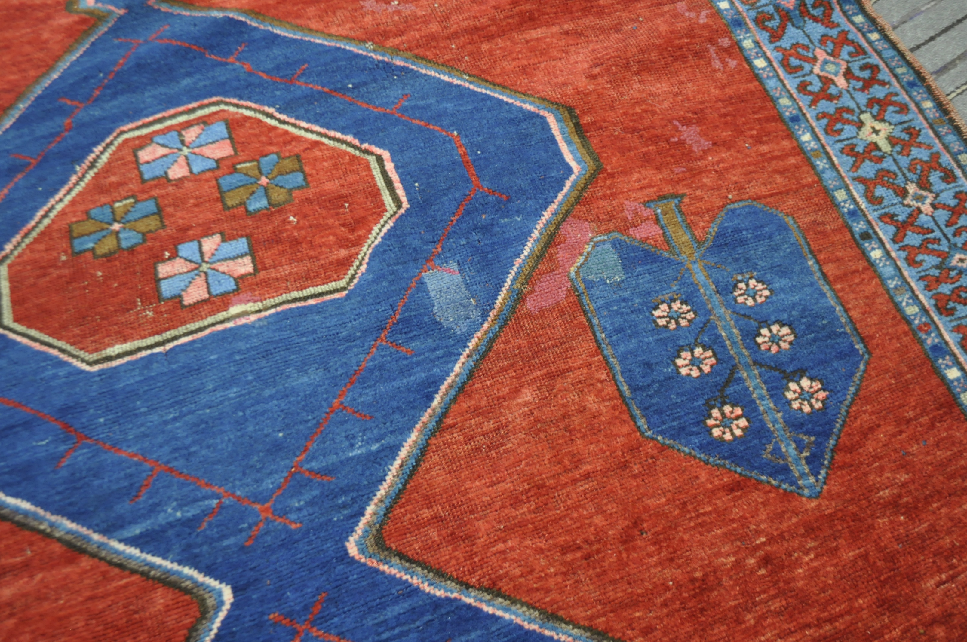 19TH CENTURY PERSIAN KAZAK WOOL CARPET RUG - Image 6 of 7