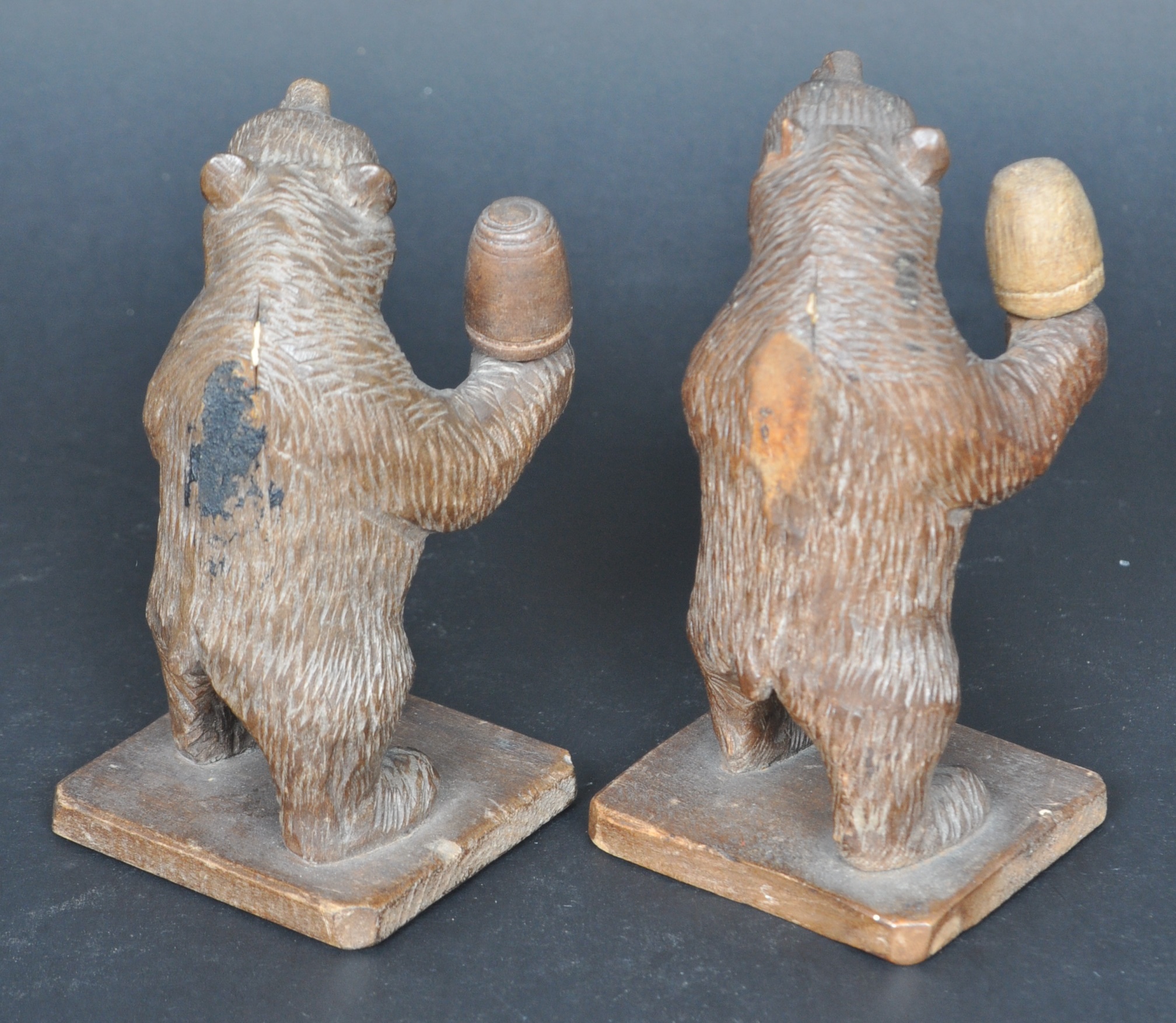 PAIR OF 19TH CENTURY BLACK FOREST CARVED BEAR THIMBLE HOLDERS - Image 5 of 5