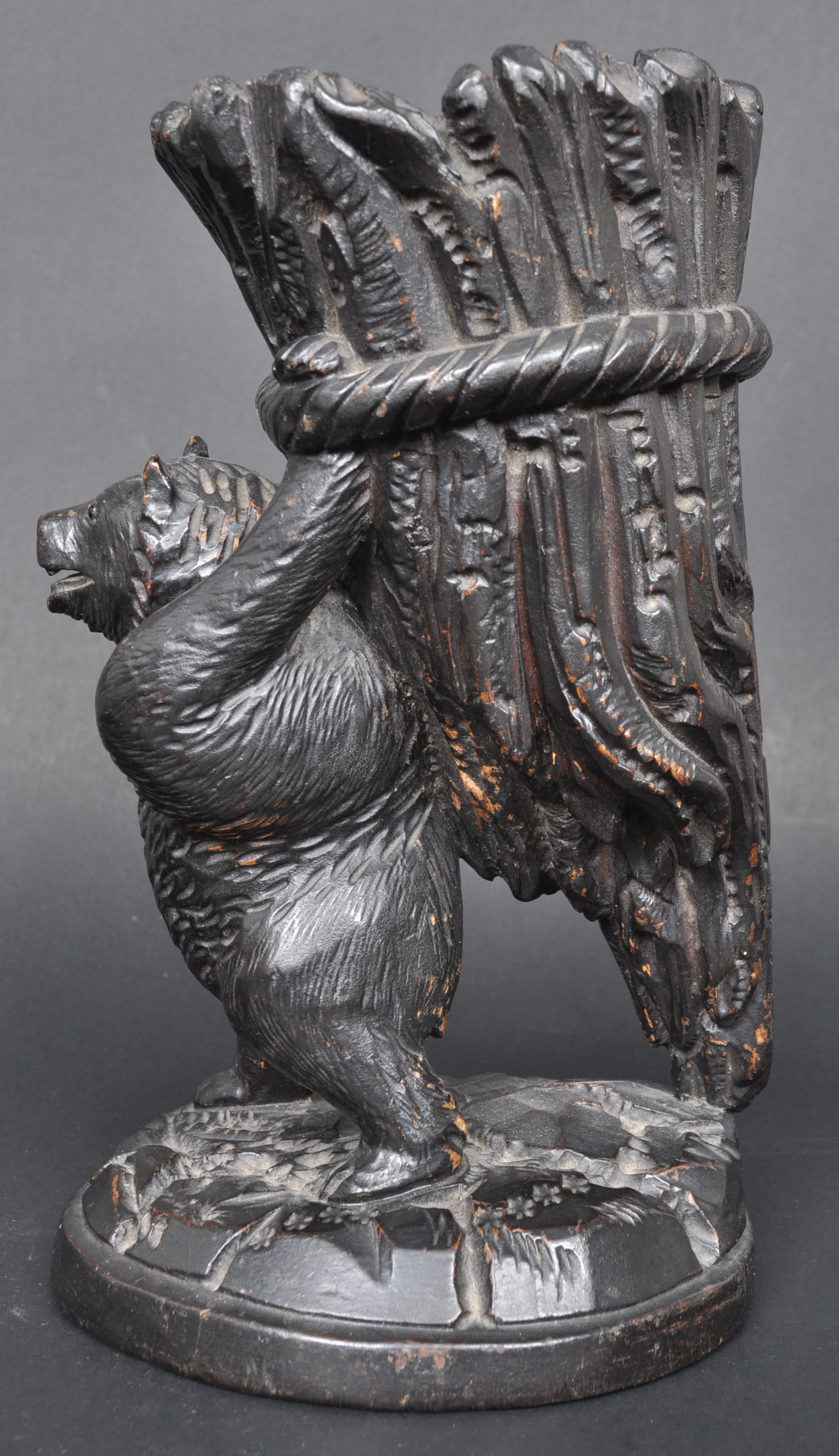 19TH CENTURY GERMAN BLACK FOREST BEAR SPILL VASE - Image 5 of 7