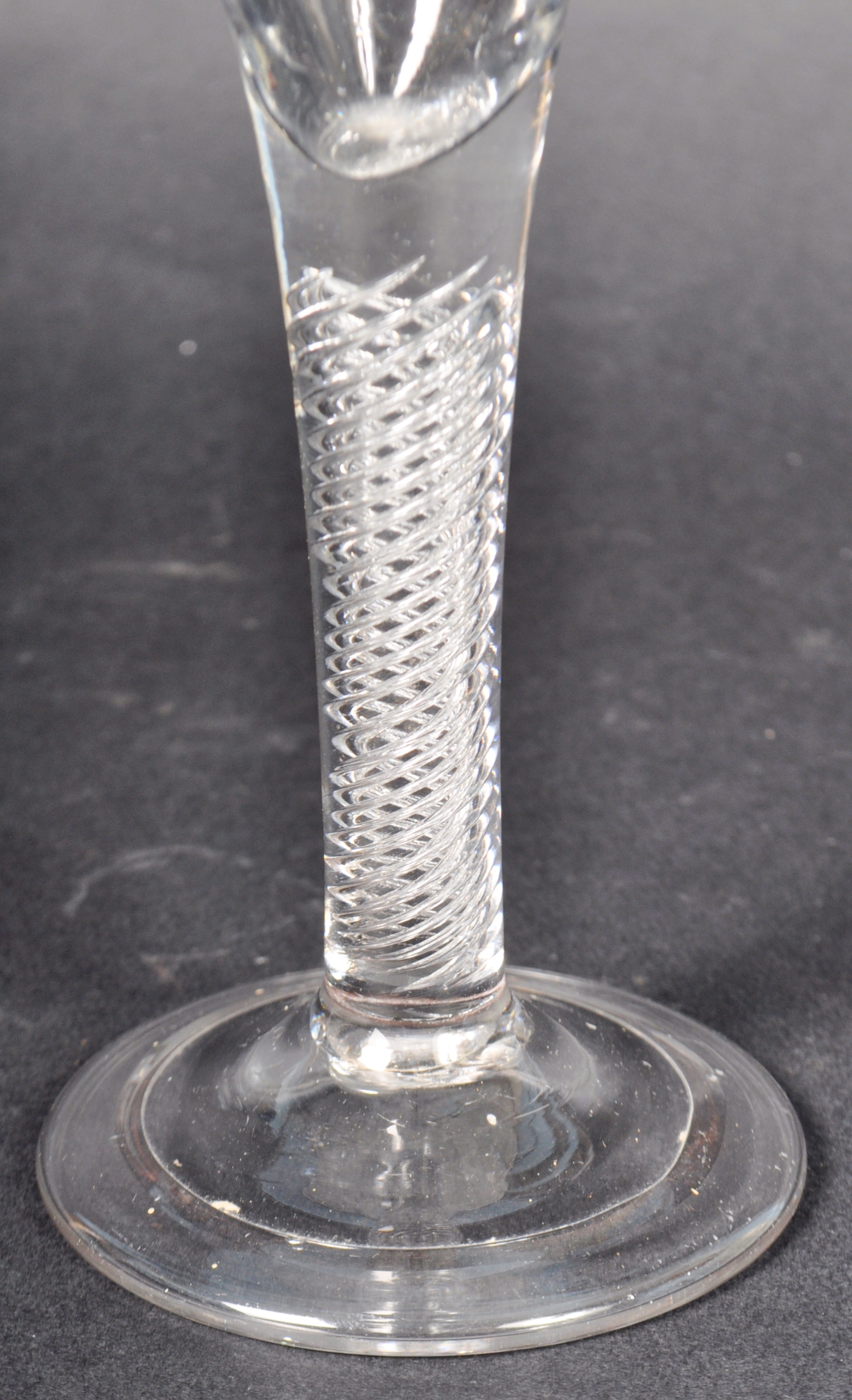 18TH CENTURY GEORGE III AIR TWIST WINE DRINKING GLASS - Image 4 of 5