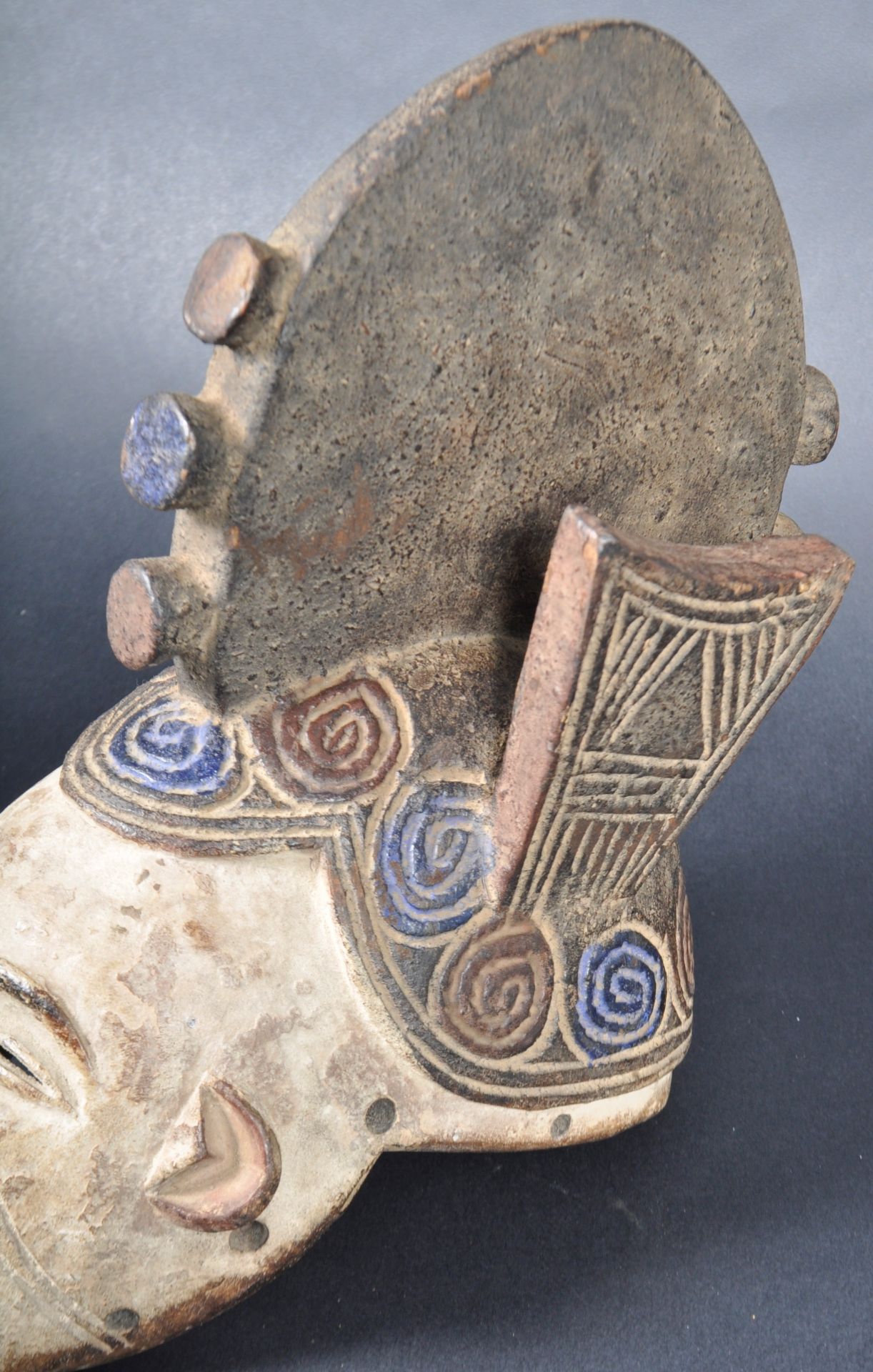 EARLY 20TH CENTURY WEST AFRICAN NIGERIAN IGBO TRIBAL MASK - Bild 3 aus 5