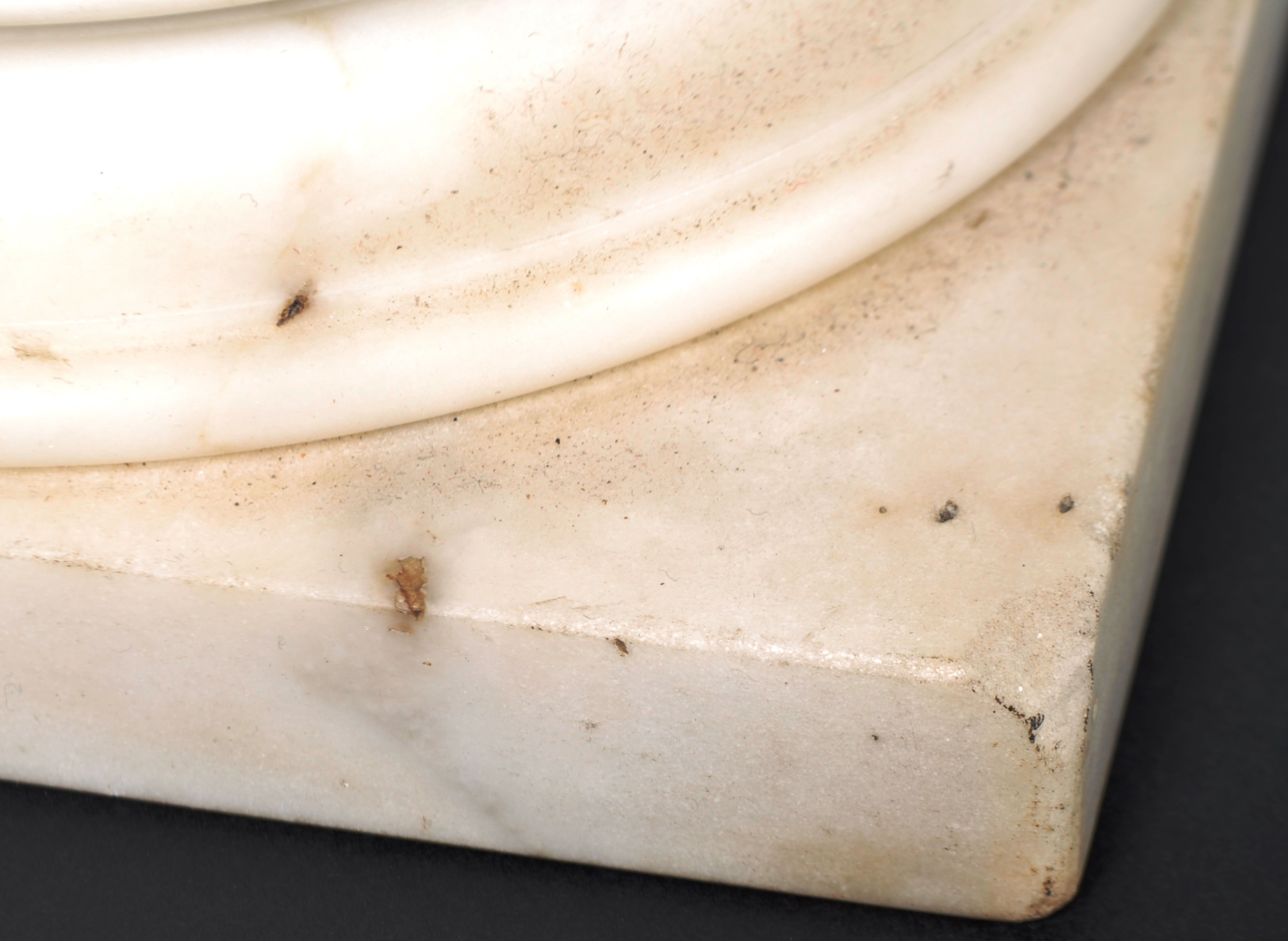 19TH CENTURY VICTORIAN WHITE MARBLE PLINTH / STAND - Image 6 of 7