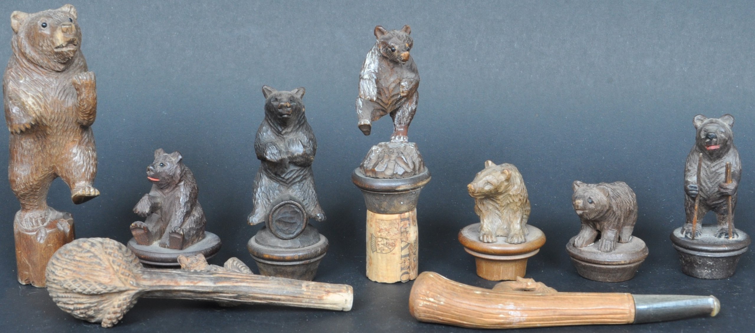 COLLECTION OF 19TH CENTURY CARVED BLACK FOREST BEARS