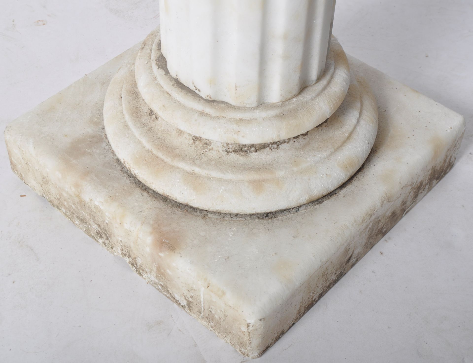 19TH CENTURY WHITE MARBLE COLUMN WITH BOWL - Bild 6 aus 7