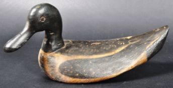 19TH CENTURY VICTORIAN HAND CARVED DECOY DUCK