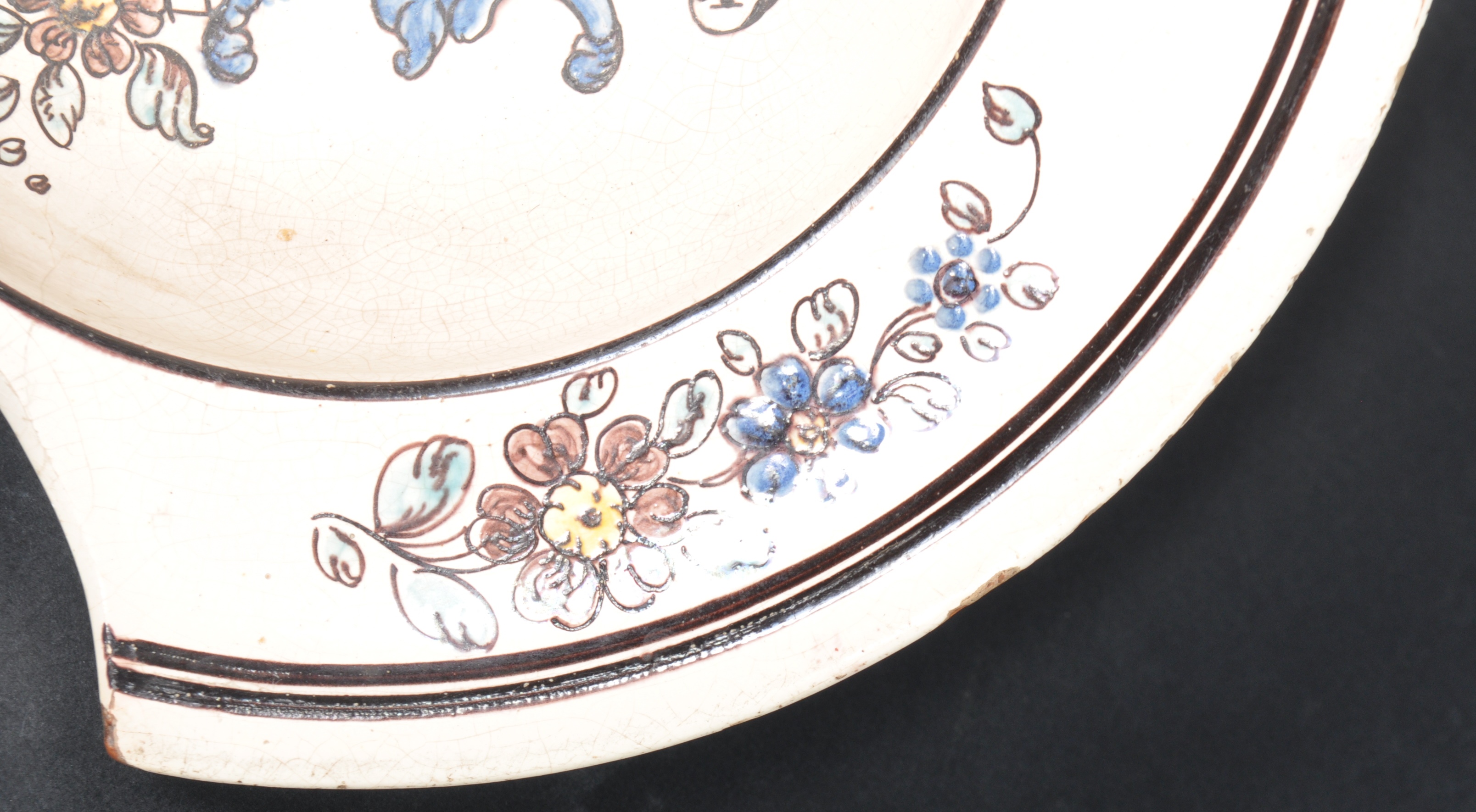 19TH CENTURY DUTCH DELFTWARE TIN GLAZED BARBERS DISH - Image 2 of 7