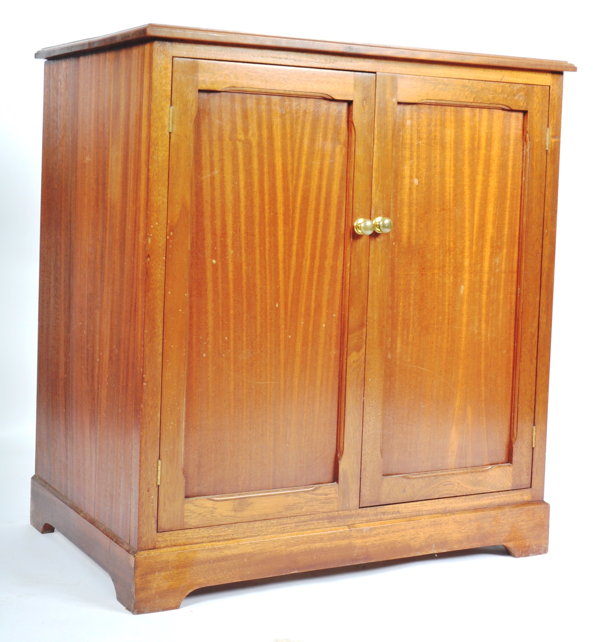 19TH CENTURY VICTORIAN MAHOGANY DOUBLE DOOR SAFE CUPBOARD