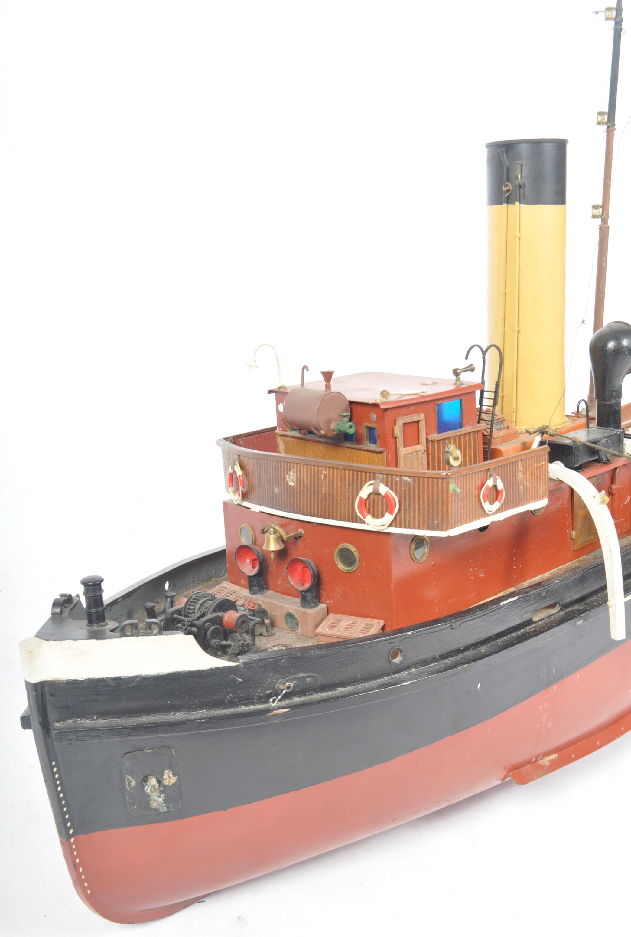 20TH CENTURY SCRATCH BUILT MODEL OF A 19TH CENTURY TUG BOAT - Image 2 of 7