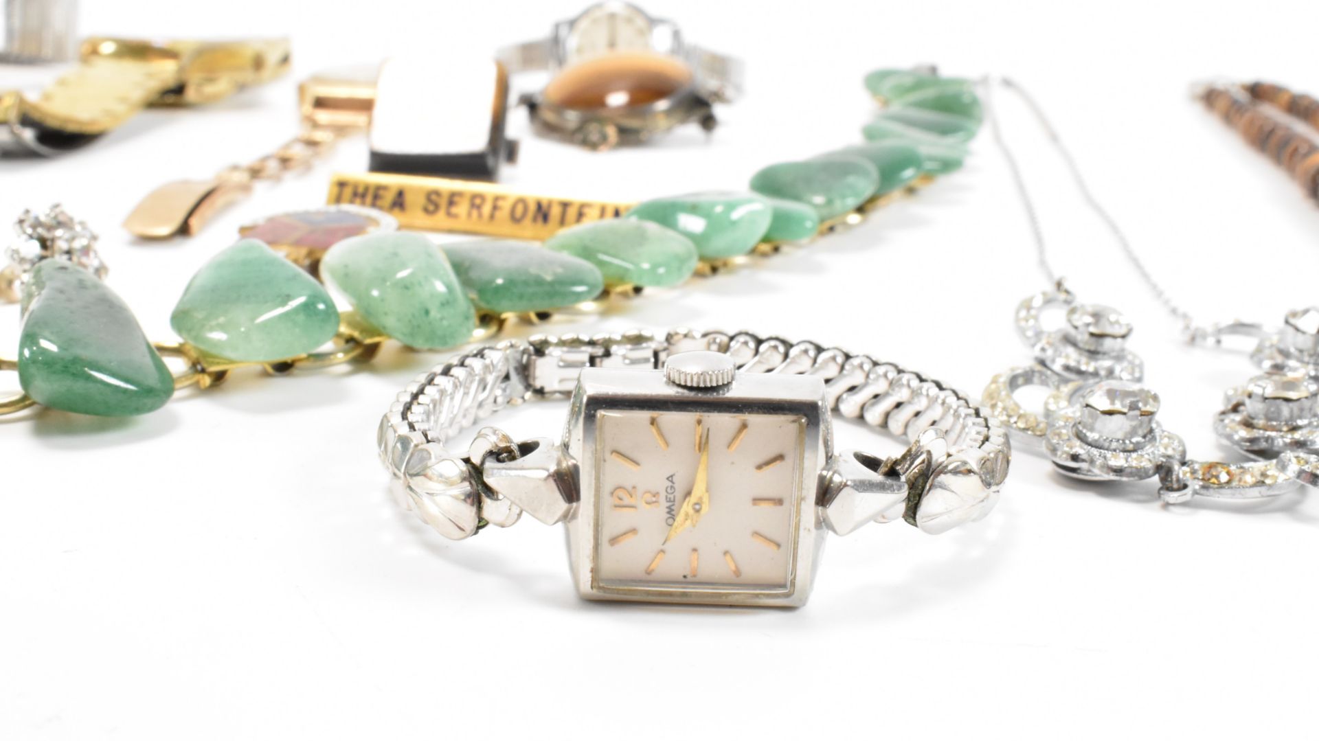 ASSORTMENT OF COSTUME JEWELLERY & WATCHES - Image 10 of 10