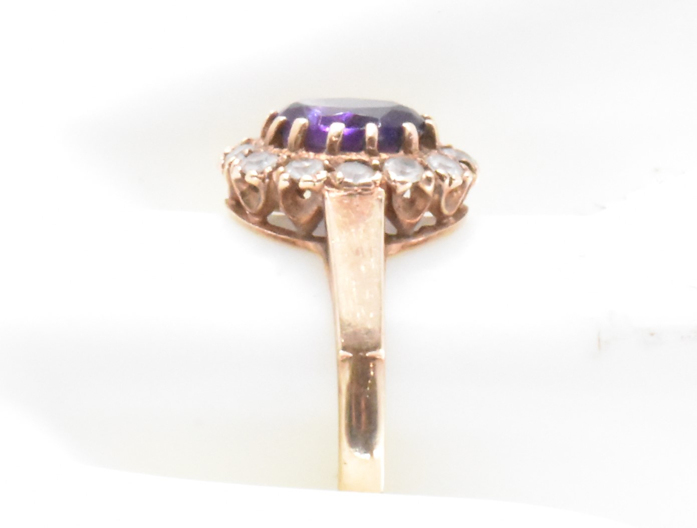 GOLD AMETHYST & WHITE STONE CLUSTER RING - Image 5 of 6