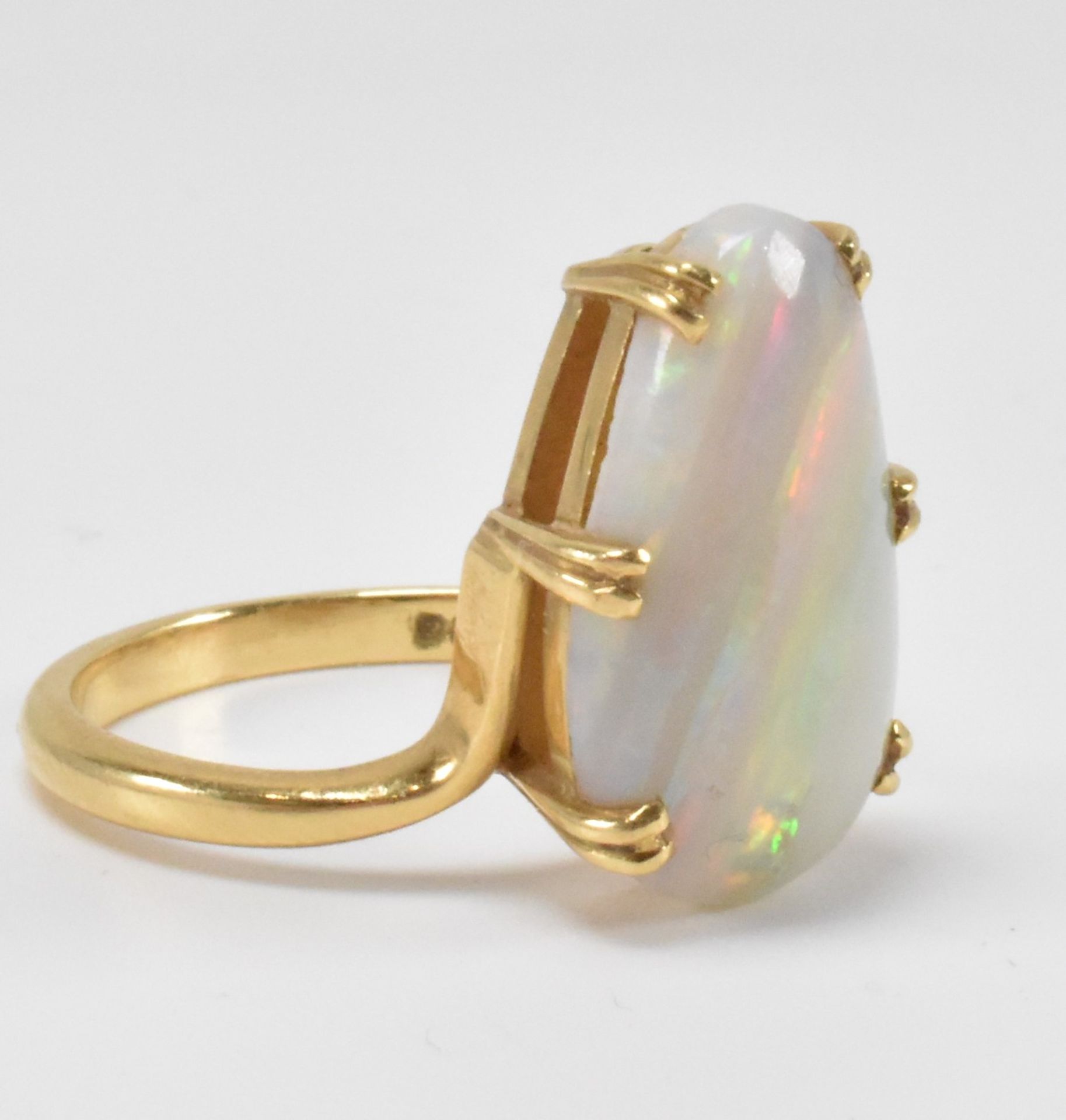 VINTAGE HALLMARKED 18CT GOLD & OPAL DRESS RING - Image 3 of 11