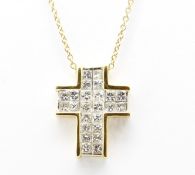 HALLMARKED 18CT GOLD & DIAMOND CRUCIFIX PENDANT NECKLACE