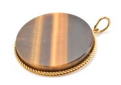 1970S 9CT GOLD & TIGERS EYE PENDANT