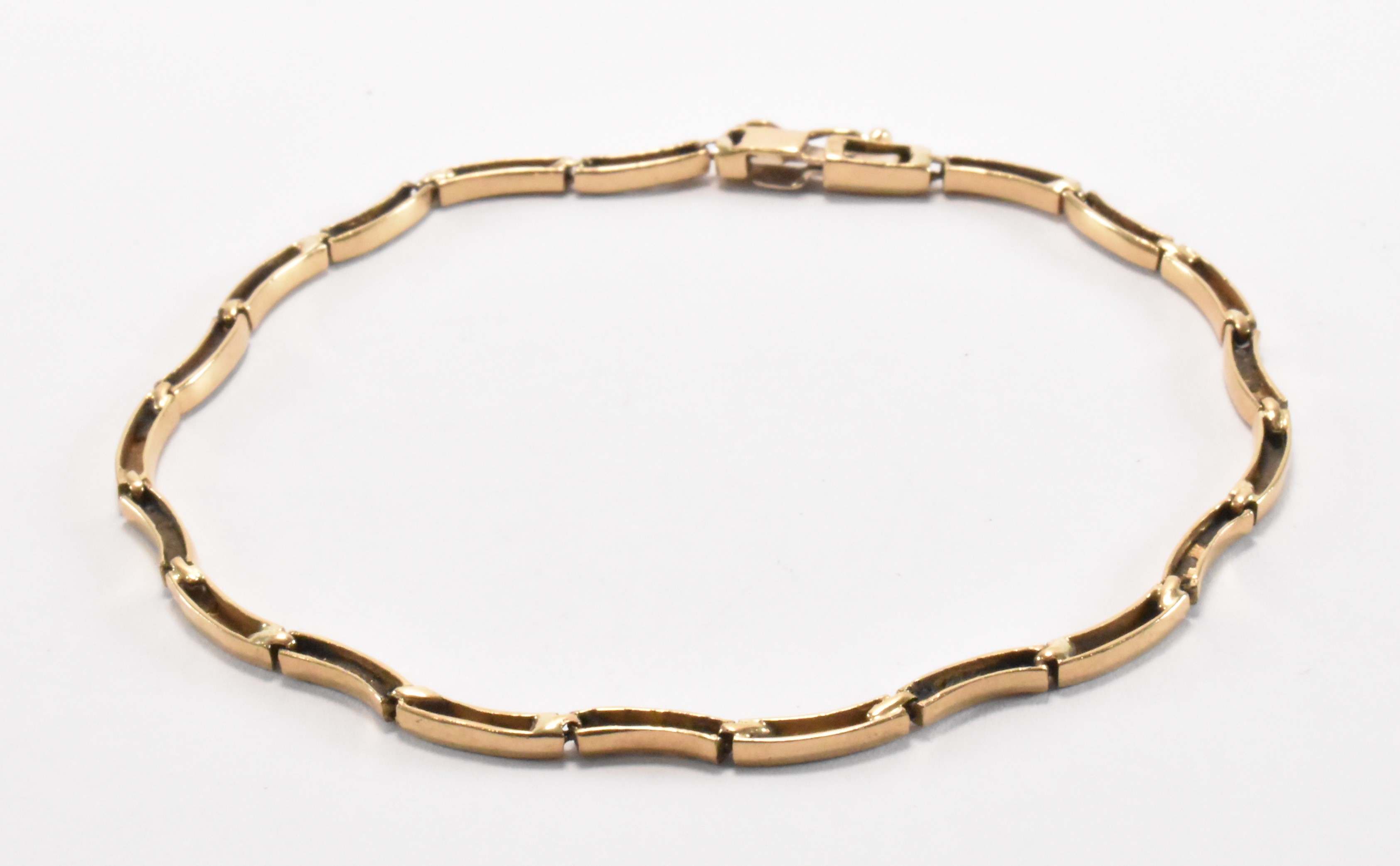 HALLMARKED 9CT GOLD & CZ BRACELET - Image 3 of 4