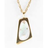 VINTAGE 1970S 9CT GOLD & OPAL PENDANT NECKLACE