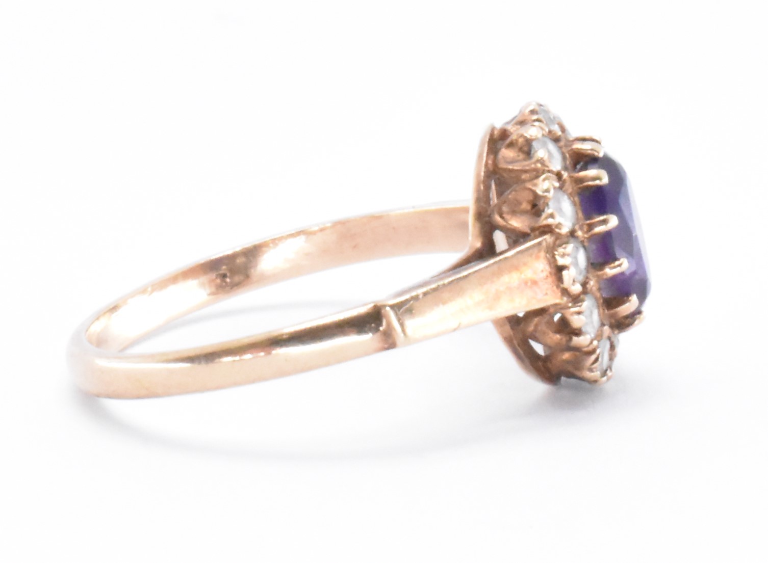 GOLD AMETHYST & WHITE STONE CLUSTER RING - Image 4 of 6