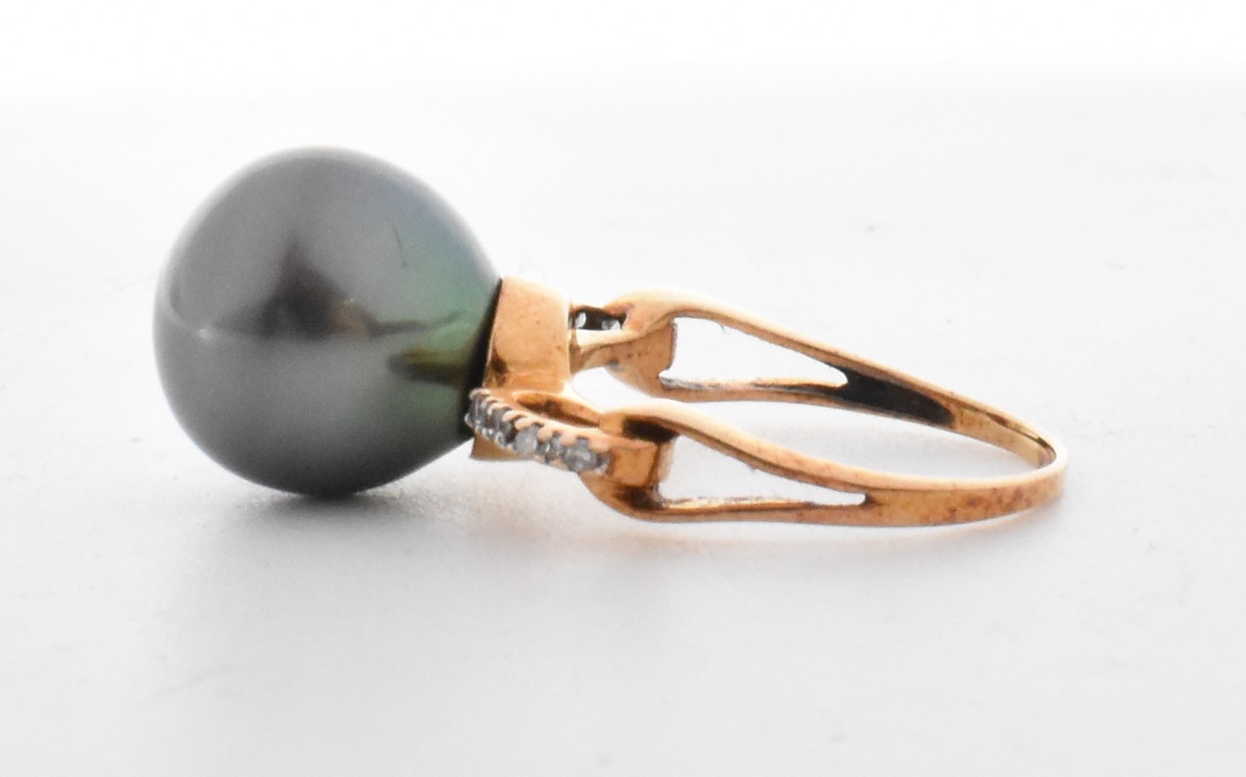 9CT GOLD CULTURED TAHITIAN PEARL & DIAMOND RING - Image 4 of 8