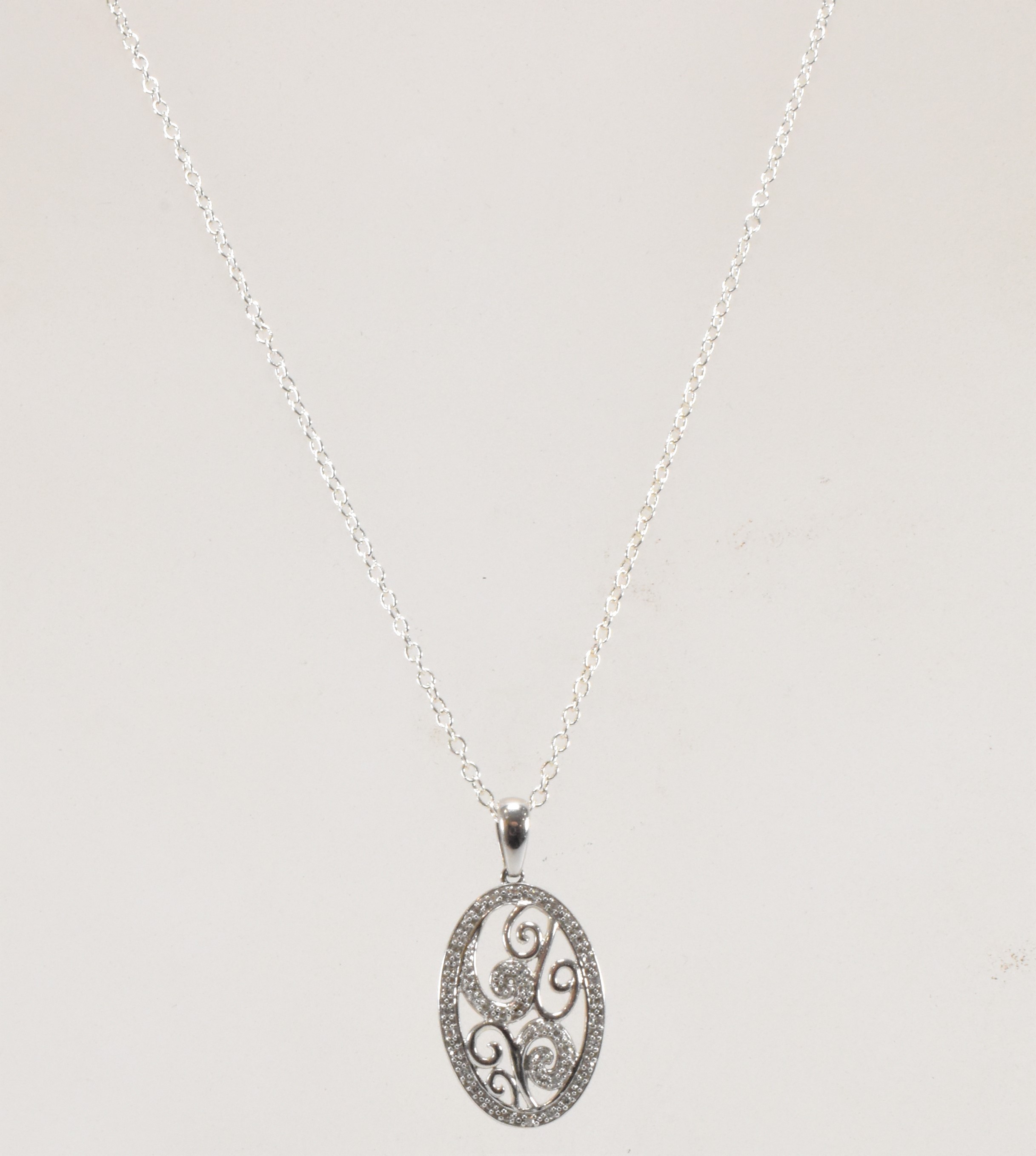 WHITE GOLD & DIAMOND PENDANT WITH SILVER CHAIN NECKLACE - Image 2 of 4