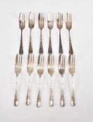 TWO SETS OF 1920S SILVER HALLMARKED CAKE FORKS