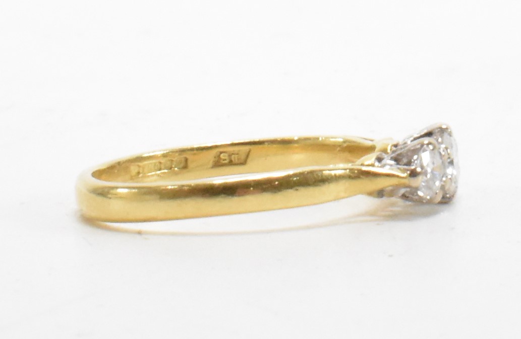 HALLMARKED 18CT GOLD & DIAMOND THREE STONE RING - Image 4 of 6