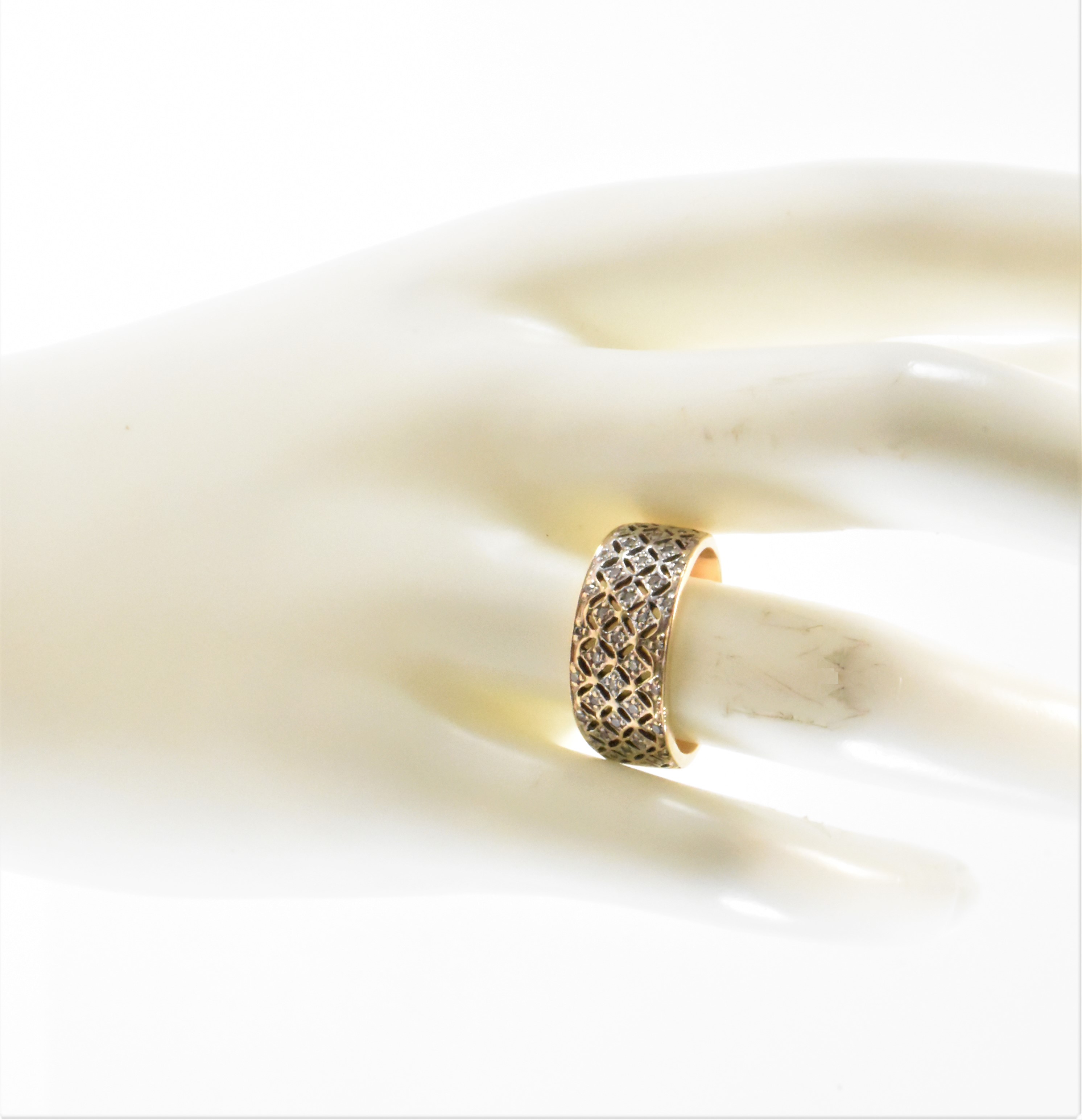 HALLMARKED 9CT GOLD & DIAMOND RING - Image 7 of 7