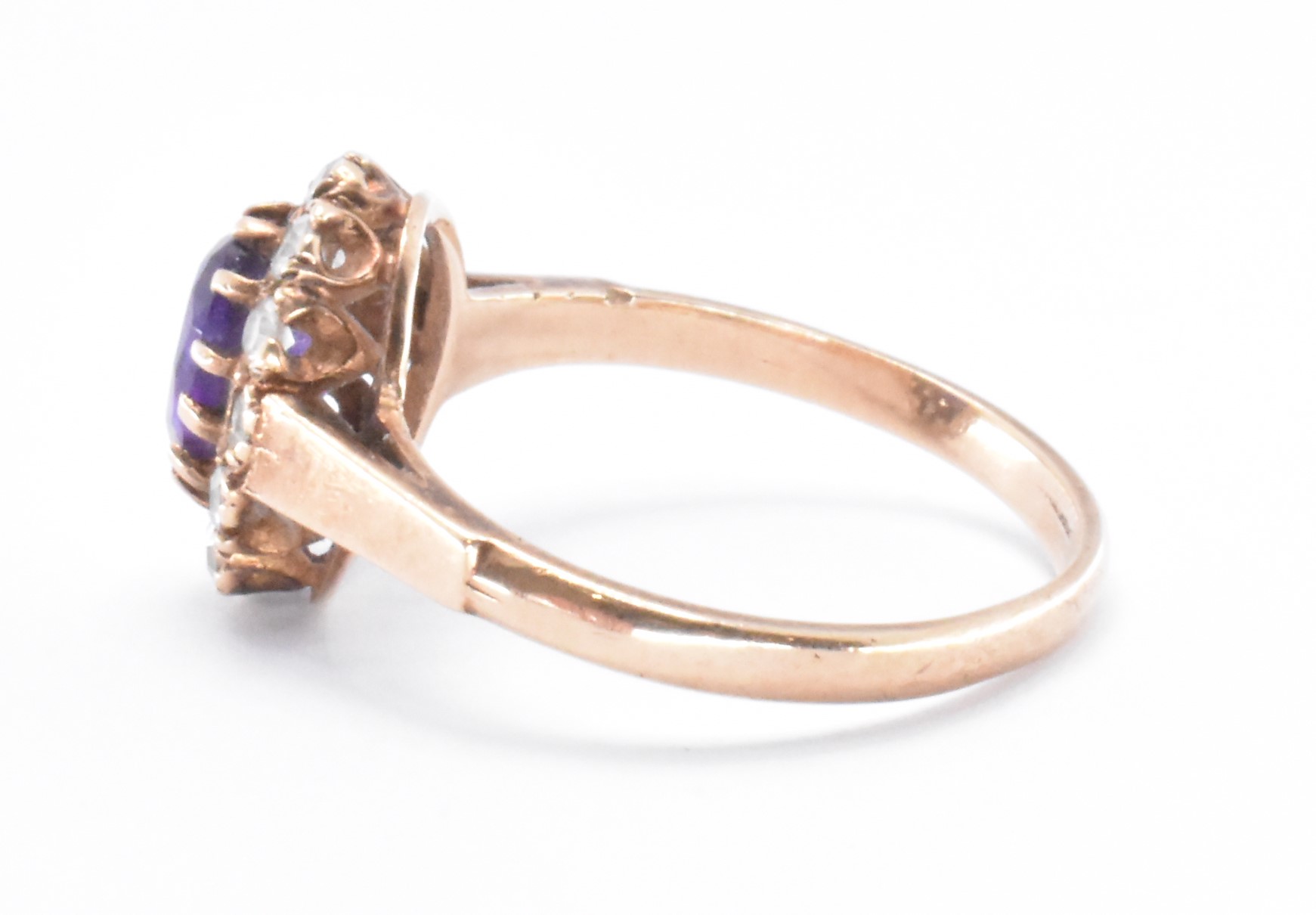 GOLD AMETHYST & WHITE STONE CLUSTER RING - Image 2 of 6