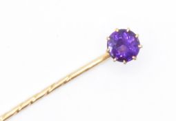 EDWARDIAN 18CT GOLD & AMETHYST STICK PIN