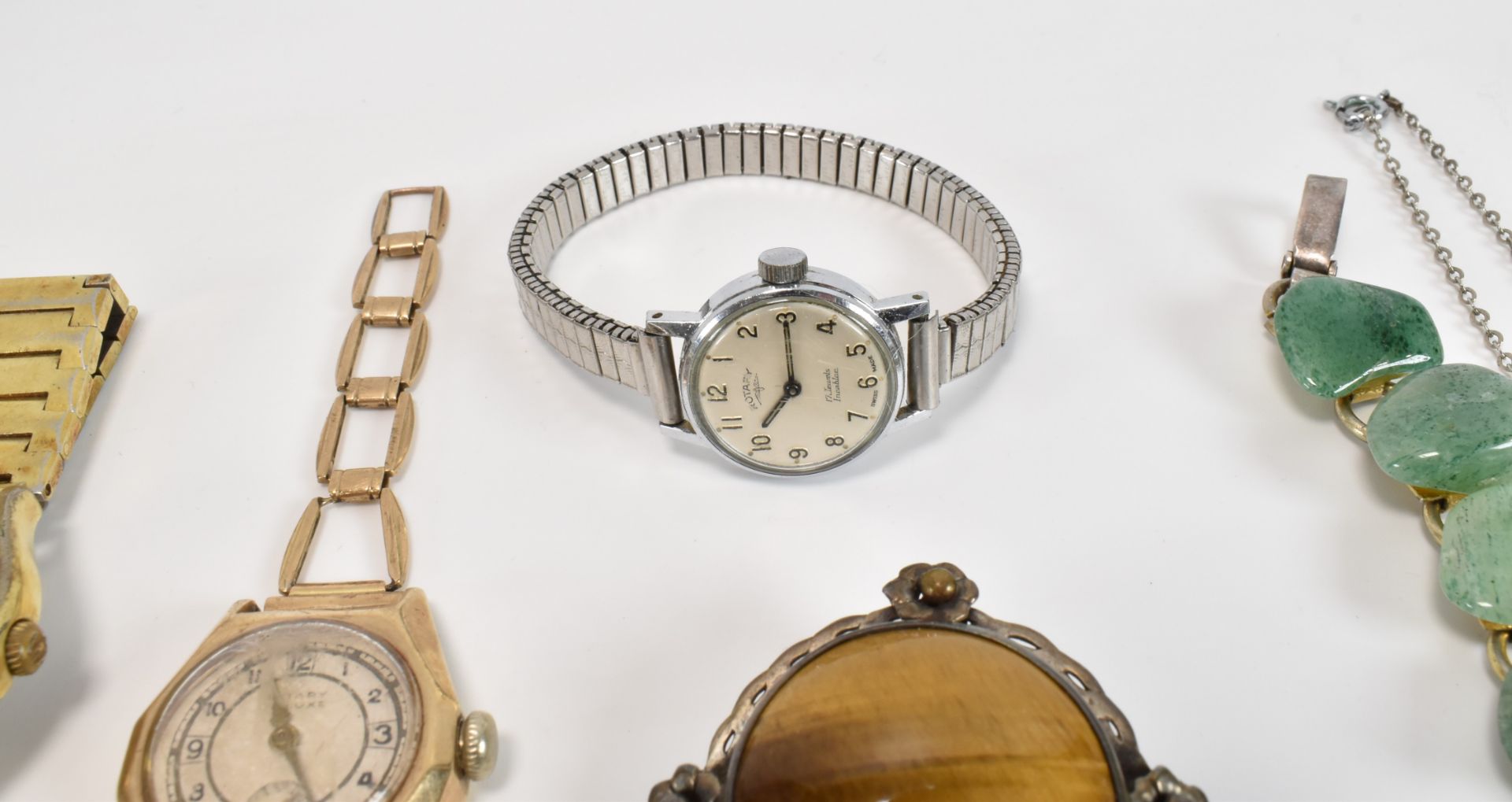 ASSORTMENT OF COSTUME JEWELLERY & WATCHES - Image 8 of 10