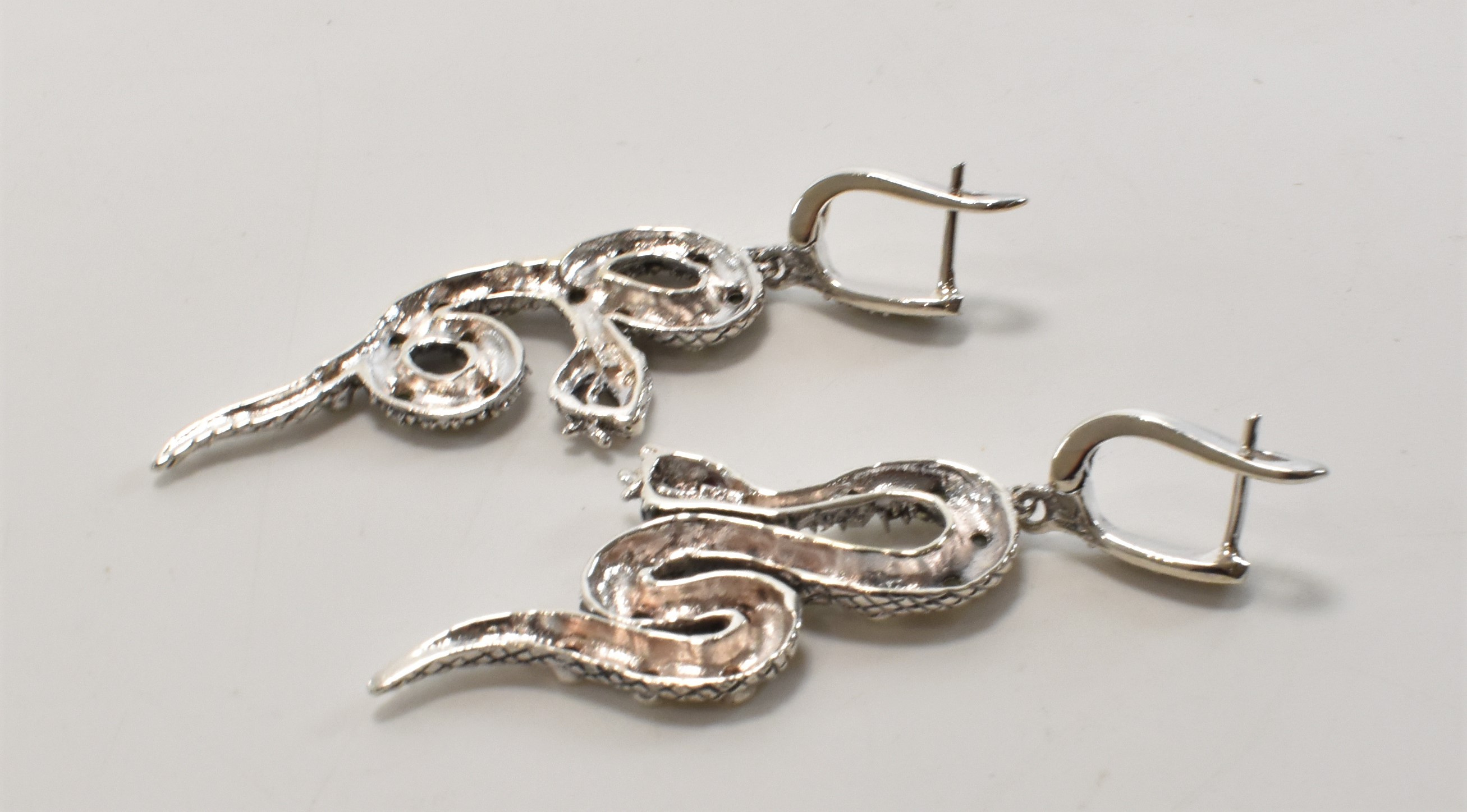 PAIR OF SILVER MARCASITE & COLOURED STONE SERPENT EARRINGS - Image 2 of 2