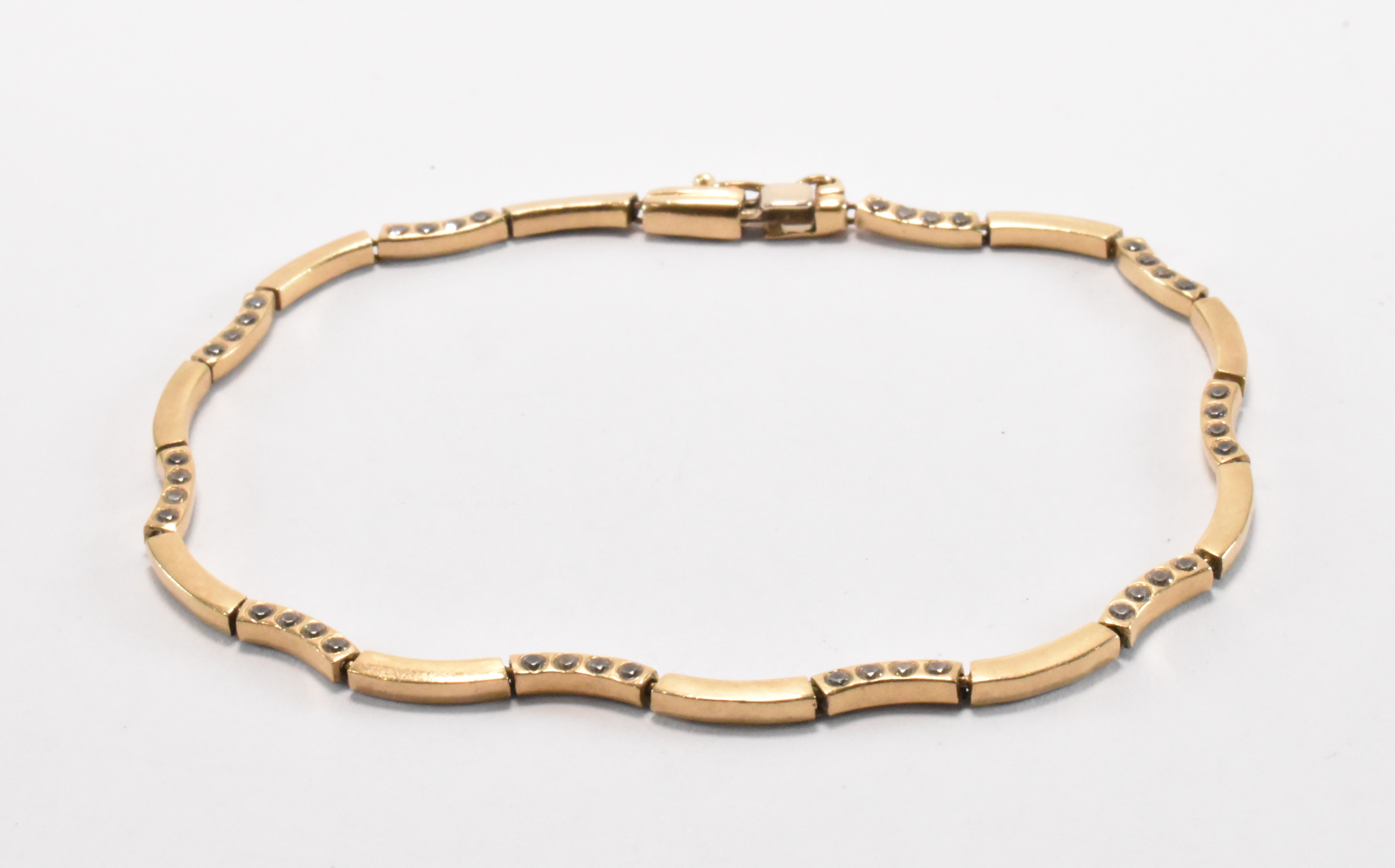 HALLMARKED 9CT GOLD & CZ BRACELET