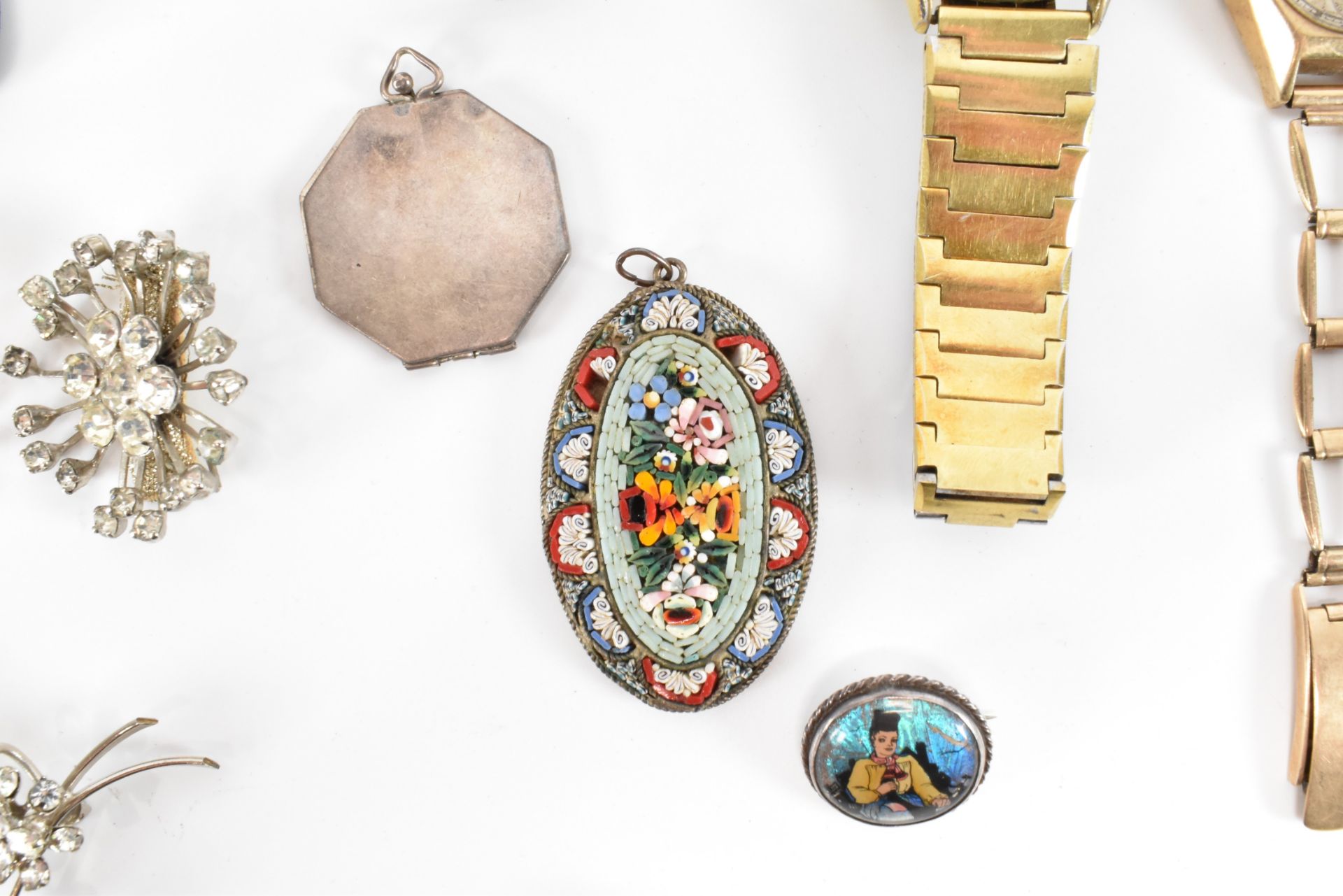 ASSORTMENT OF COSTUME JEWELLERY & WATCHES - Image 6 of 10