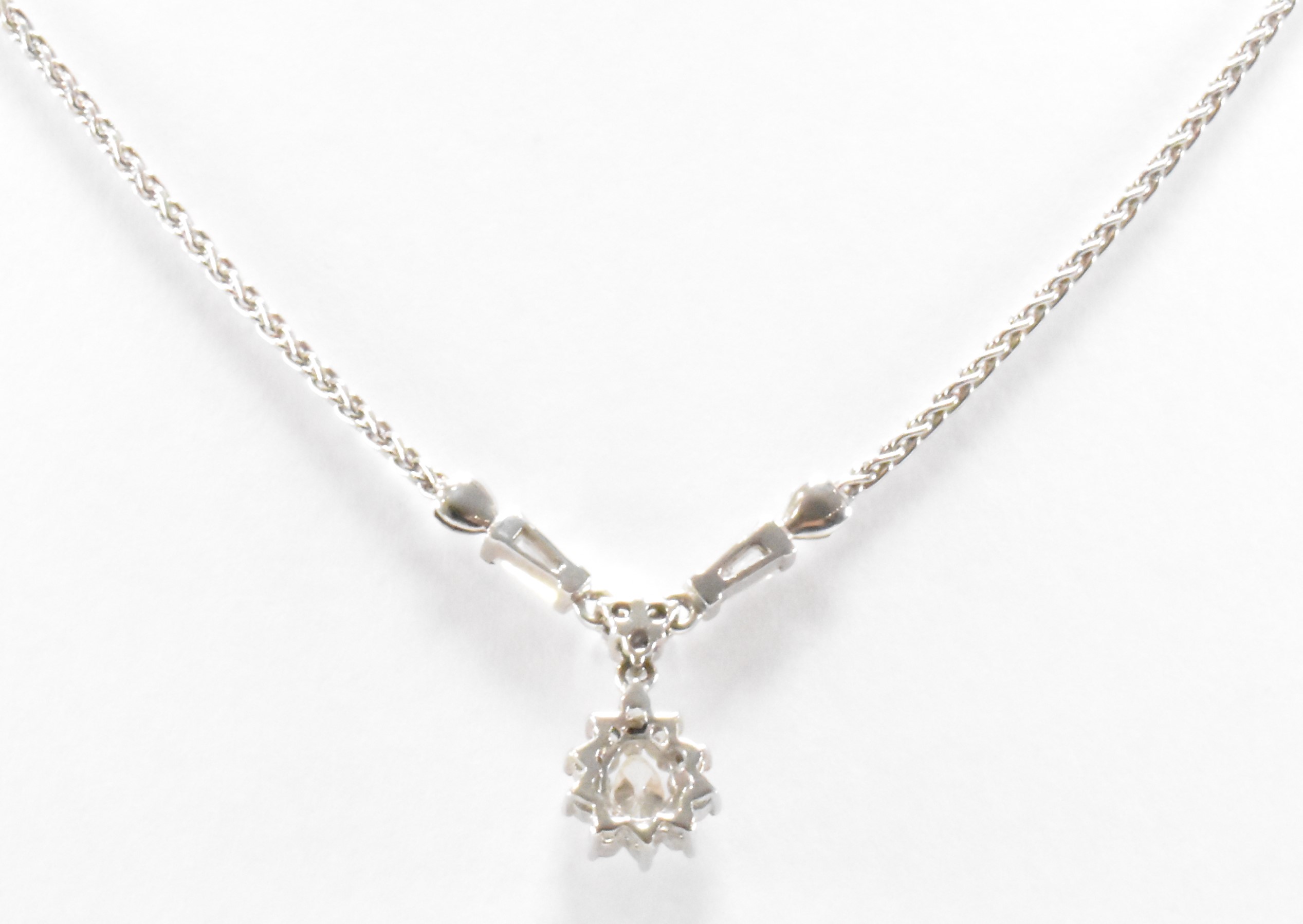 HALLMARKED 18CT GOLD & DIAMOND PENDANT NECKLACE - Image 5 of 8