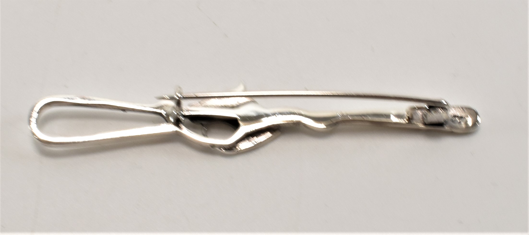 SILVER HORSE WHIP BROOCH - Image 2 of 3